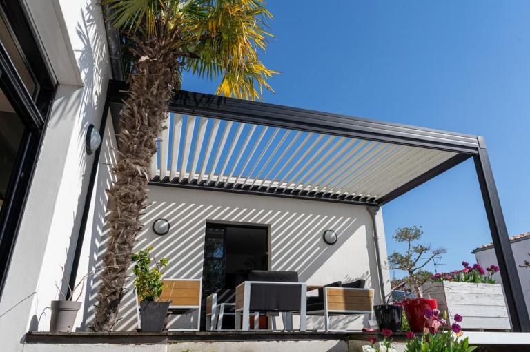 Nos conseils pour réussir la pose d'une pergola à Pélissanne